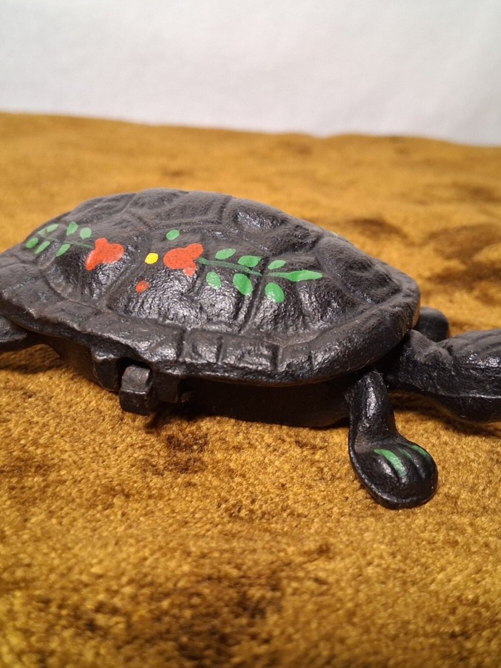 Vintage Wilton Cast Iron Turtle Trinket Box Hinged Black Painted Flowers Dish 4" - Picture 3 of 14